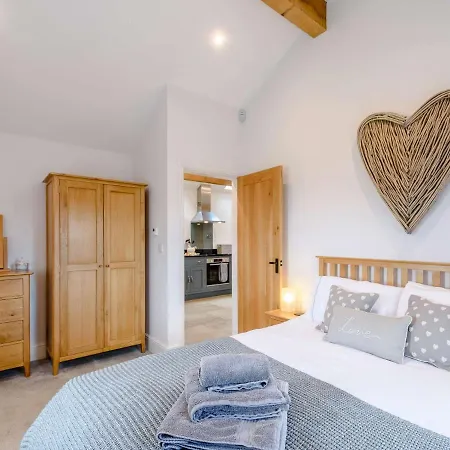 1 Bed In 82590